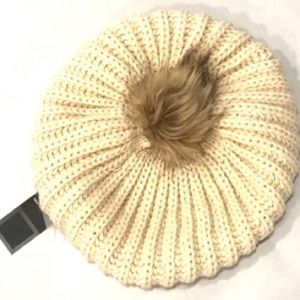 BNWT JC Penney knitted hat